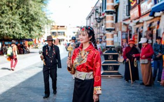 西藏旅游7天报团多少钱？杭州到西藏旅游跟团报价多少？