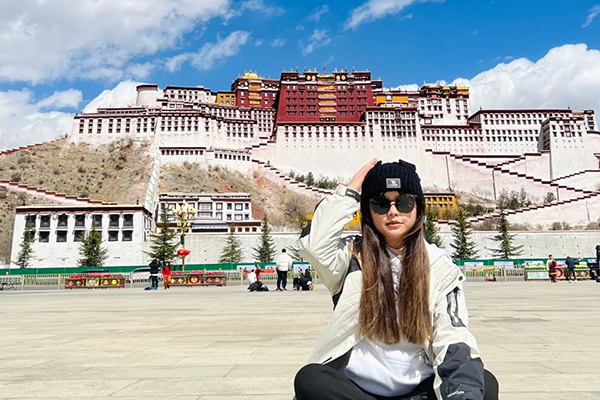 三月两个人去西藏旅游好多钱